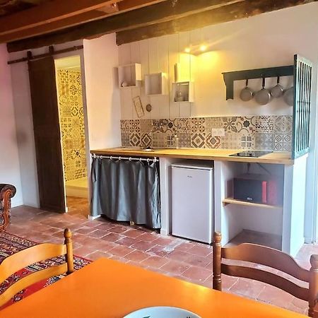 Petite Maison De Village Ygrande Екстер'єр фото