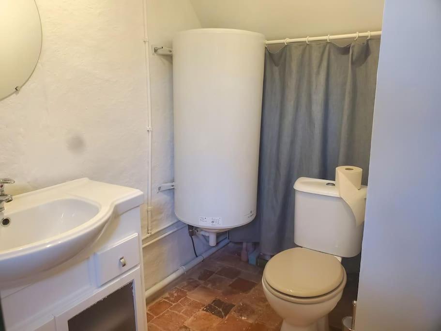Petite Maison De Village Ygrande Екстер'єр фото
