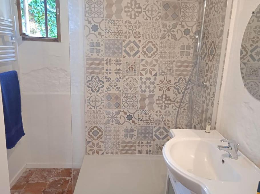 Petite Maison De Village Ygrande Екстер'єр фото
